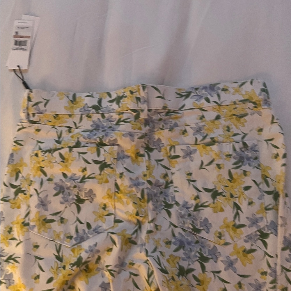 Floral Print Pants - Picture 2 of 5